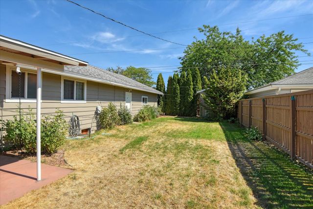 534 E COZZA Dr, Spokane, WA 99208