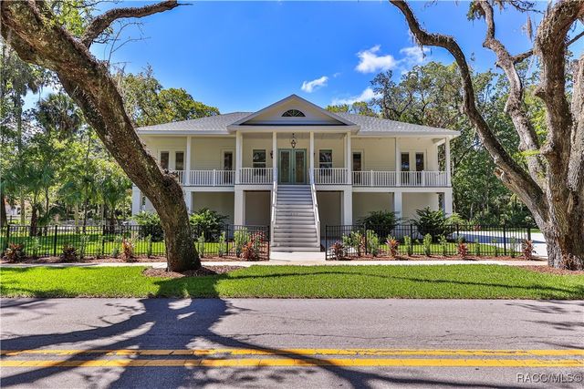 130 NE Crystal Street, Crystal River, FL 34428