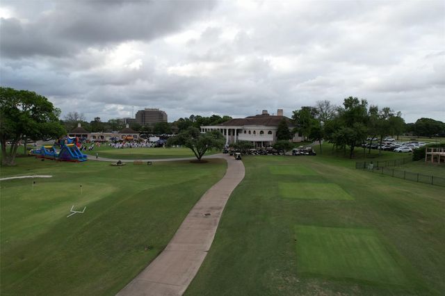 602 Sugar Creek Boulevard, Sugar Land, TX 77478