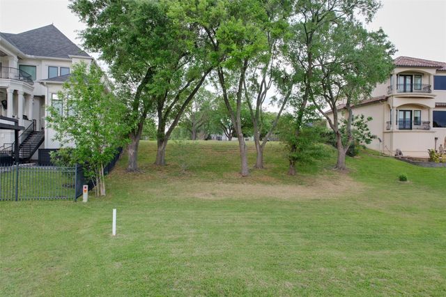 602 Sugar Creek Boulevard, Sugar Land, TX 77478