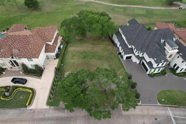 602 Sugar Creek Boulevard, Sugar Land, TX 77478