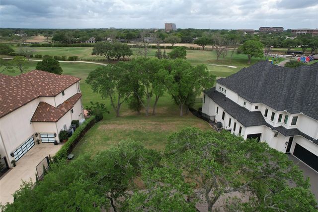 602 Sugar Creek Boulevard, Sugar Land, TX 77478