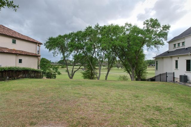 602 Sugar Creek Boulevard, Sugar Land, TX 77478