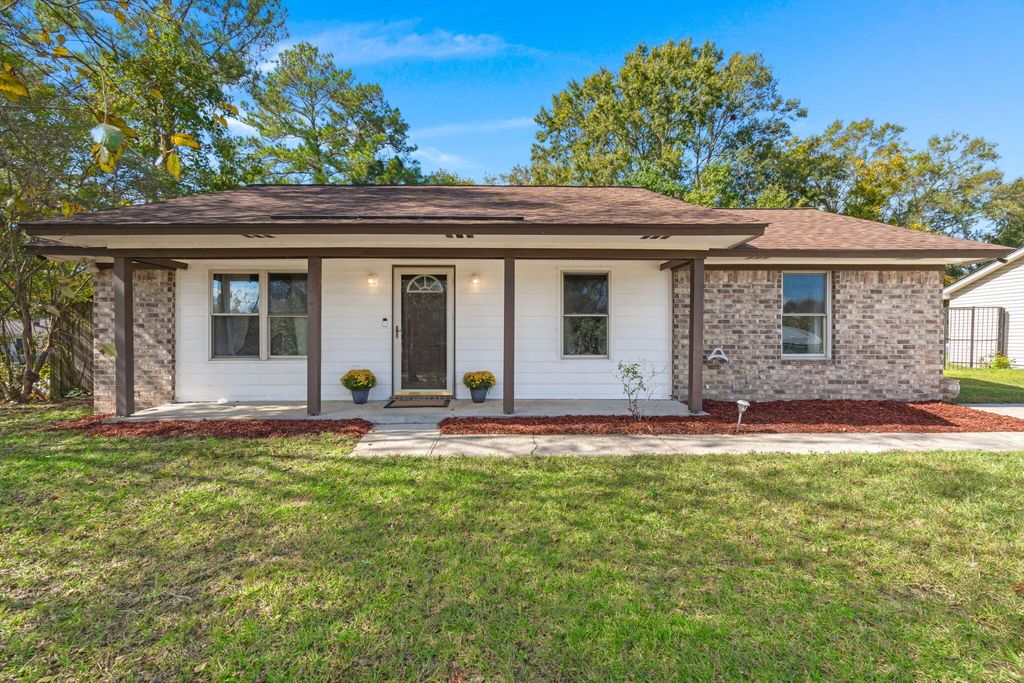 100 Underbrush Court, Moncks Corner, SC 29461