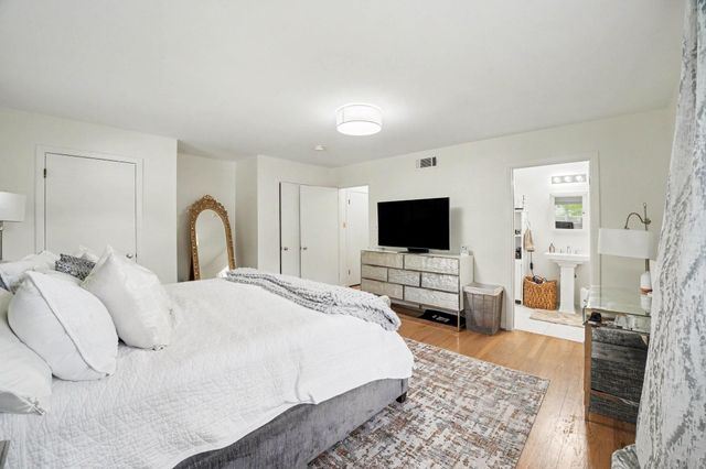6267 Chevy Chase Drive, Houston, TX 77057