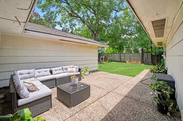 6267 Chevy Chase Drive, Houston, TX 77057