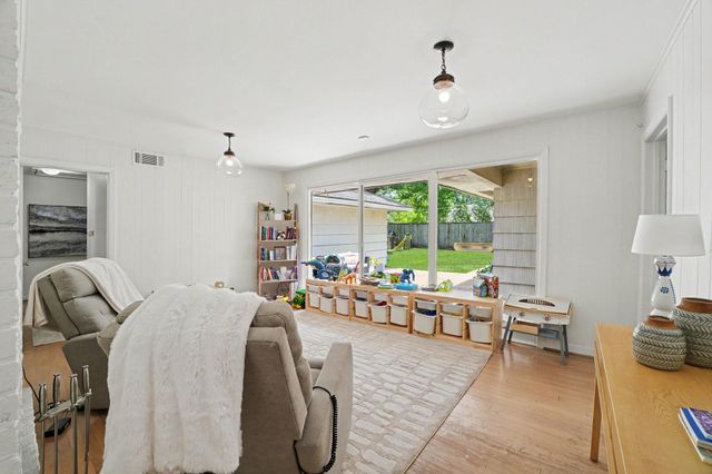 6267 Chevy Chase Drive, Houston, TX 77057