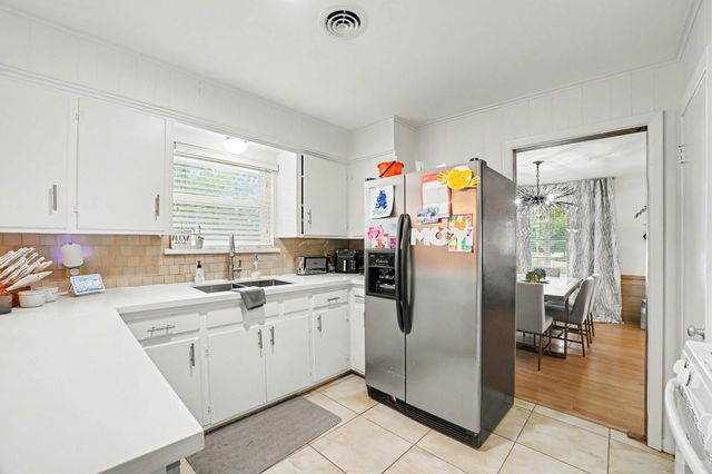 6267 Chevy Chase Drive, Houston, TX 77057