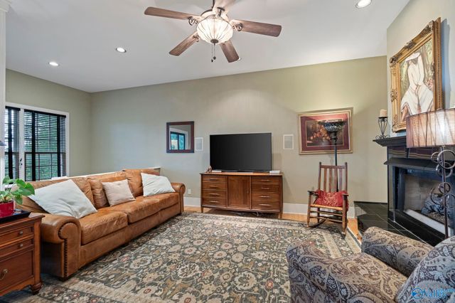 904 Corinth Circle, Huntsville, AL 35801