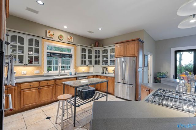 904 Corinth Circle, Huntsville, AL 35801