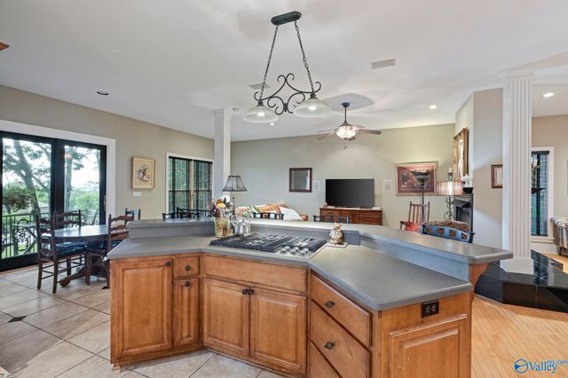 904 Corinth Circle, Huntsville, AL 35801