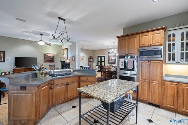 904 Corinth Circle, Huntsville, AL 35801