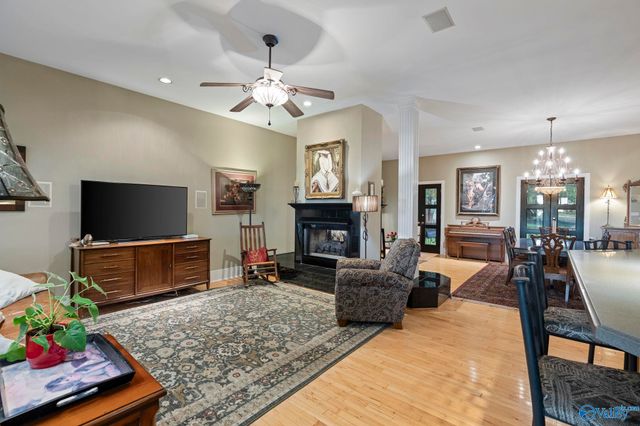 904 Corinth Circle, Huntsville, AL 35801