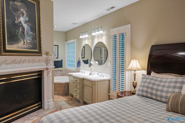 904 Corinth Circle, Huntsville, AL 35801