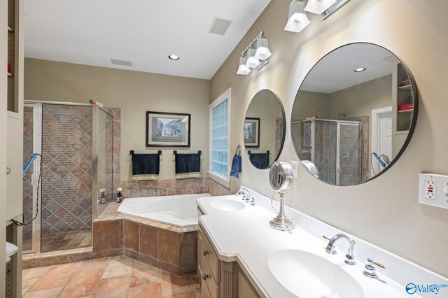 904 Corinth Circle, Huntsville, AL 35801