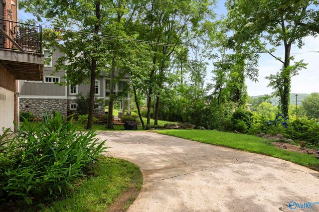 904 Corinth Circle, Huntsville, AL 35801