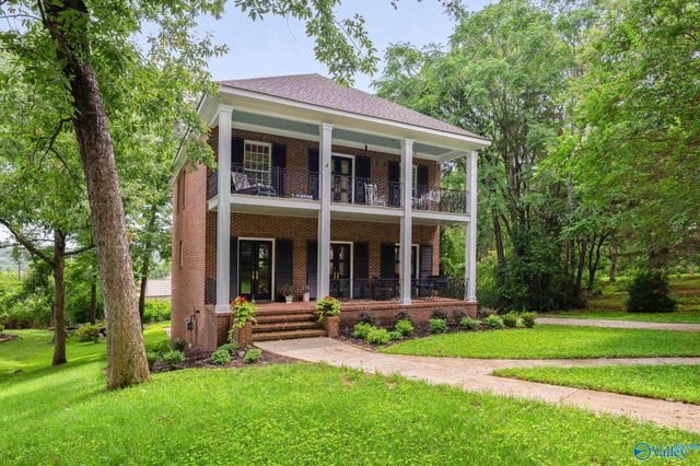 904 Corinth Circle, Huntsville, AL 35801