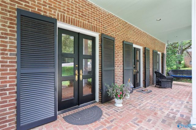 904 Corinth Circle, Huntsville, AL 35801