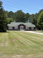 1202 E Cumberland Street, Dunn, NC 28334