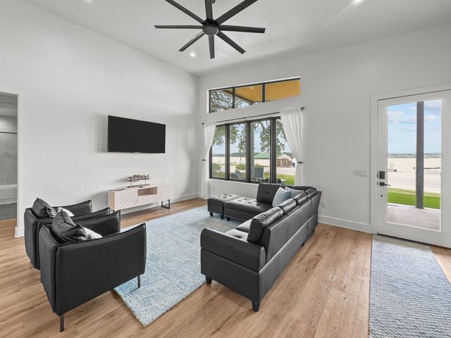 1782 FM 2951, Graford, TX 76449