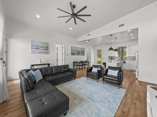 1782 FM 2951, Graford, TX 76449