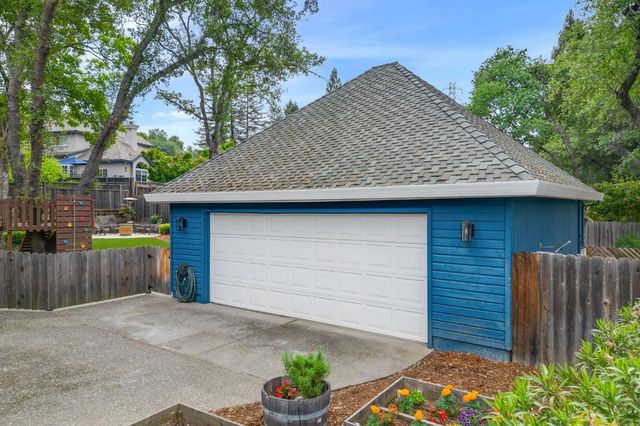 7235 Hill Rd, Granite Bay, CA 95746