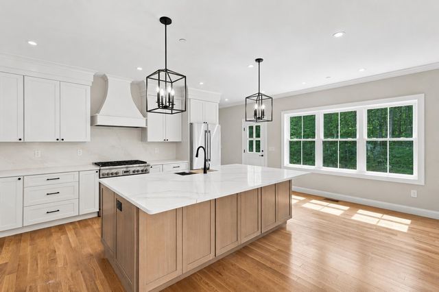 17 Carmel Road, Pelham, NH 03076