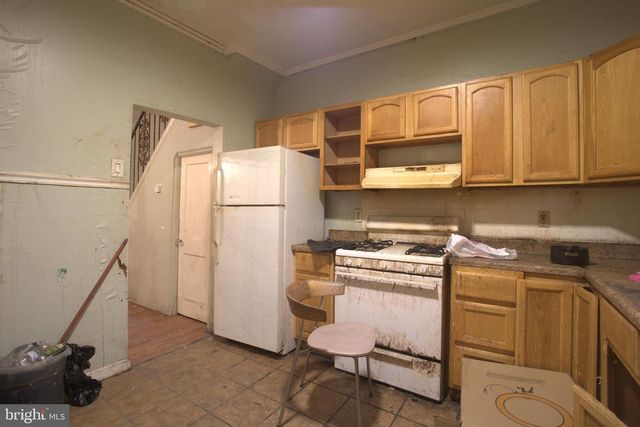 2140 S SIMPSON ST, Philadelphia, PA 19142