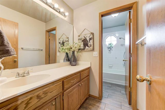 300 Sunrise Drive, Yukon, OK 73099