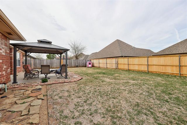 300 Sunrise Drive, Yukon, OK 73099