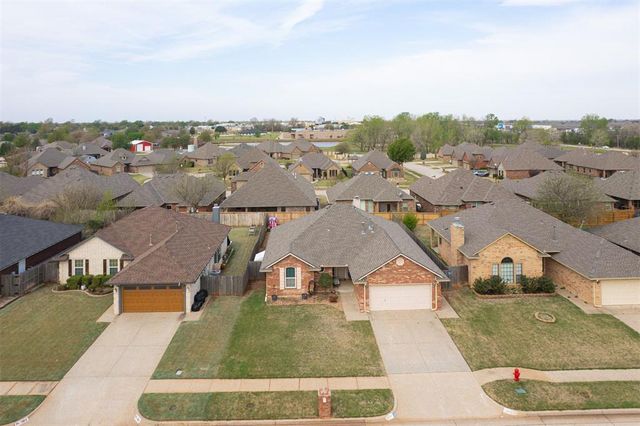 300 Sunrise Drive, Yukon, OK 73099