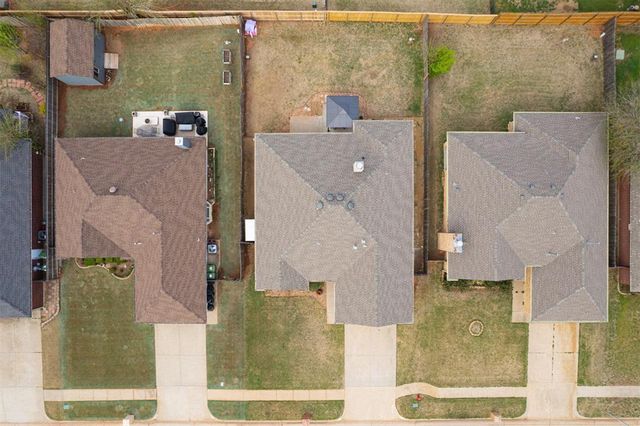 300 Sunrise Drive, Yukon, OK 73099