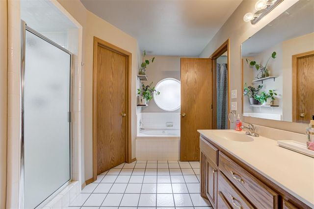 300 Sunrise Drive, Yukon, OK 73099