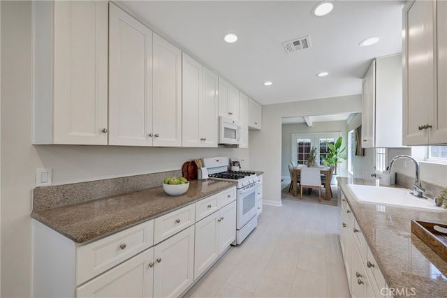 618 S Pine Drive, Fullerton, CA 92833