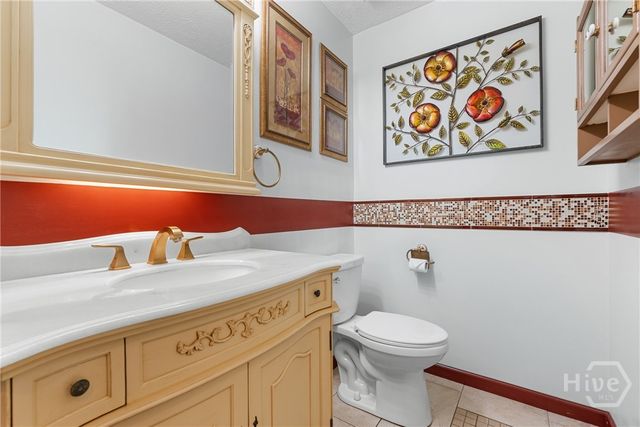 9 W Coquena Circle, Savannah, GA 31410