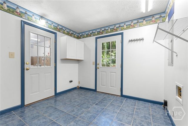 9 W Coquena Circle, Savannah, GA 31410