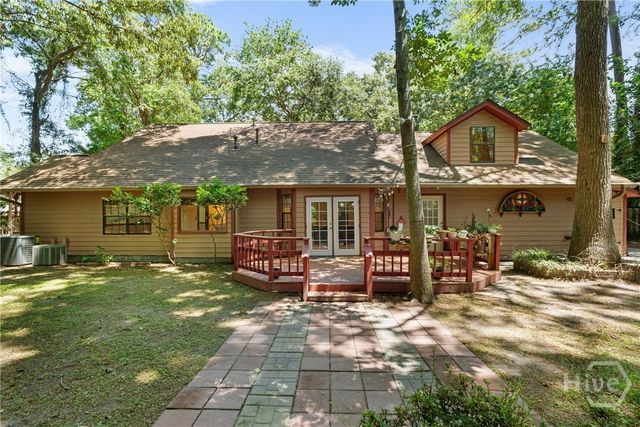 9 W Coquena Circle, Savannah, GA 31410