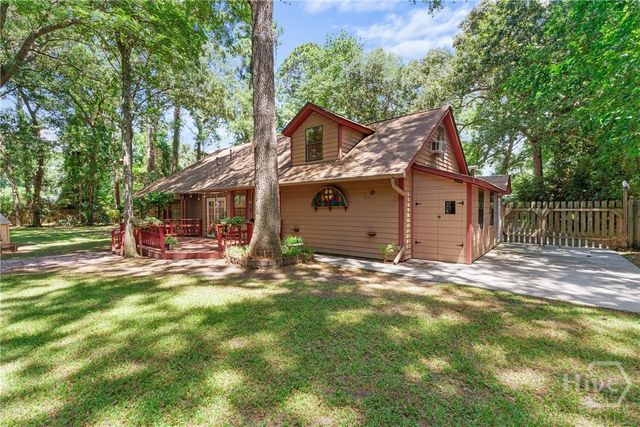 9 W Coquena Circle, Savannah, GA 31410