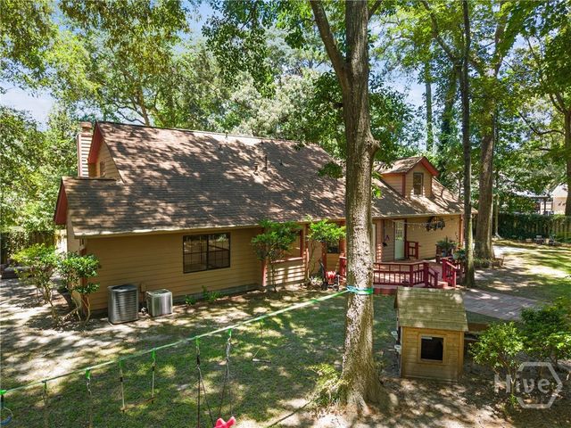 9 W Coquena Circle, Savannah, GA 31410