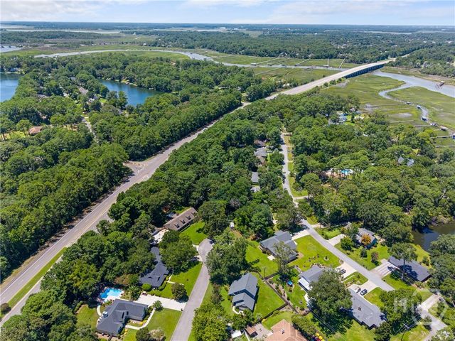 9 W Coquena Circle, Savannah, GA 31410