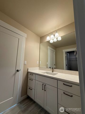 920 NW Sunburst Court, Moses Lake, WA 98837