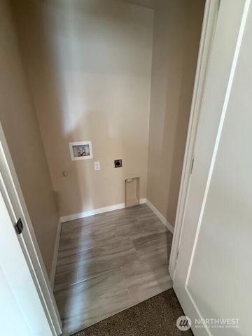 920 NW Sunburst Court, Moses Lake, WA 98837