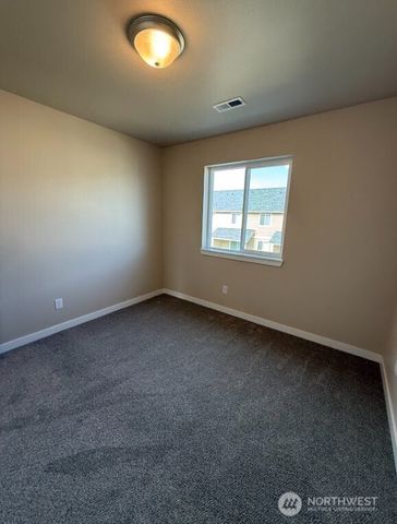 920 NW Sunburst Court, Moses Lake, WA 98837