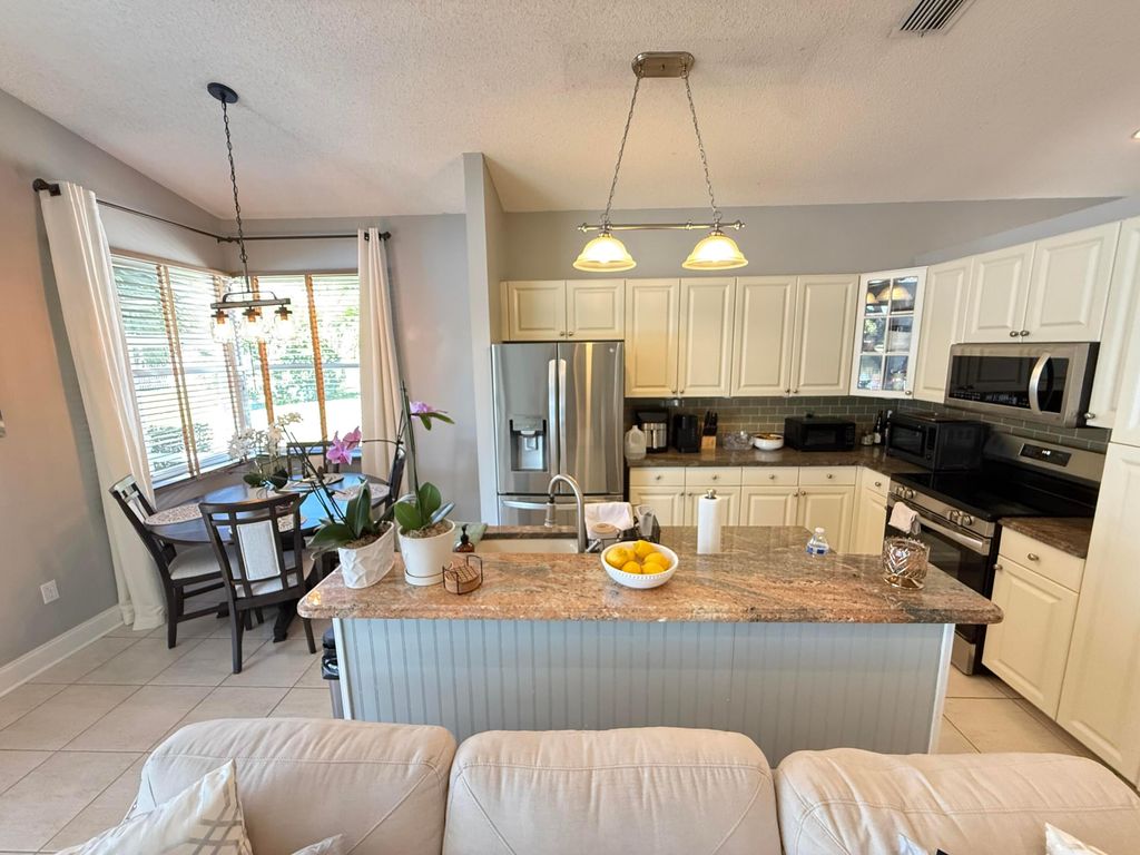 7841 Rockport Circle, Lake Worth, FL 33467