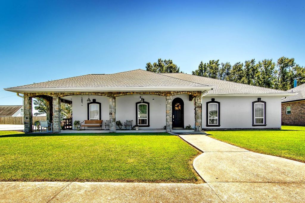 476 Ciera Dr, Houma, LA 70364