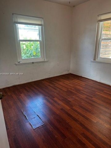 540 NW 108th St, Miami, FL 33168