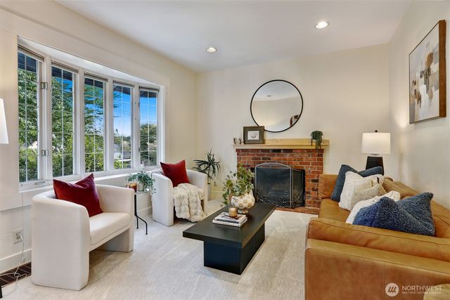 1636 N 54th Street, Seattle, WA 98103