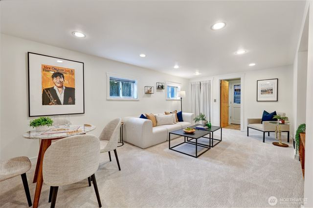 1636 N 54th Street, Seattle, WA 98103