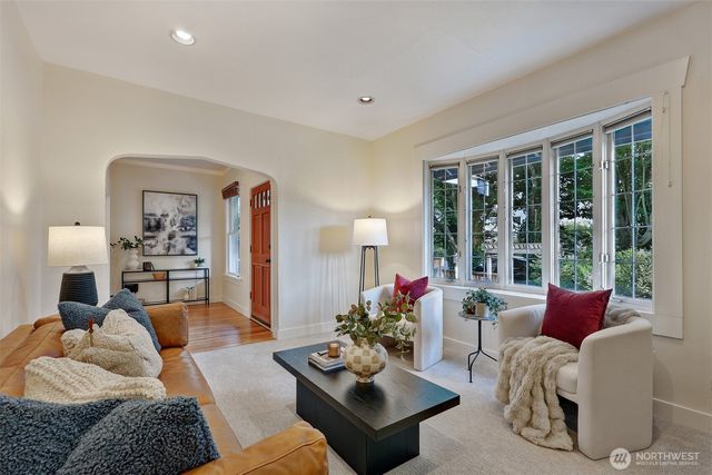 1636 N 54th Street, Seattle, WA 98103