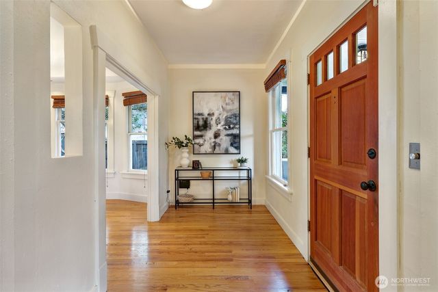 1636 N 54th Street, Seattle, WA 98103